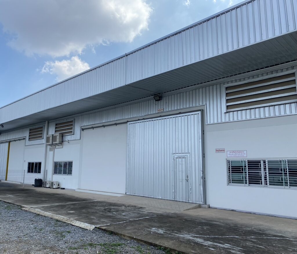 ภาพรวมด้านหน้าคลังสินค้า Korat Warehouse